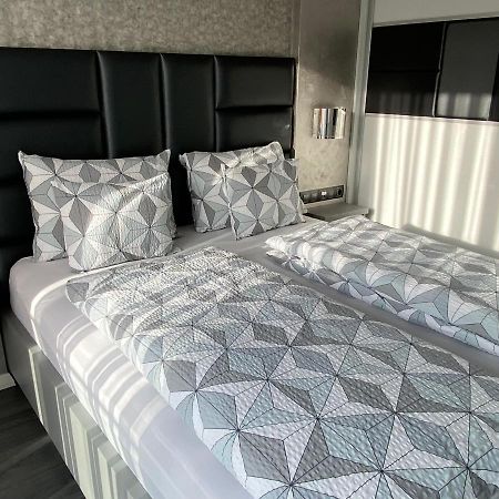 Noir Silvery Apartman Szeged Ngoại thất bức ảnh