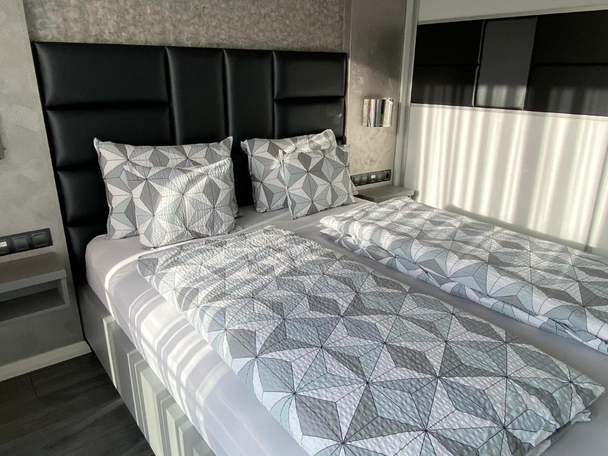 Noir Silvery Apartman Szeged Ngoại thất bức ảnh